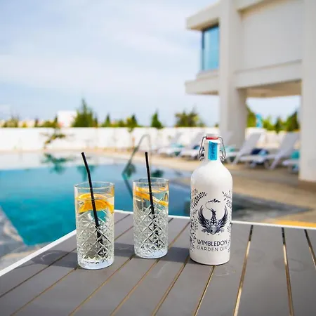 Billy'S Place Protaras Luxury Villa With Private Pool With Heated Pool Option For Autumn And Winter Months Paralimni Exterior photo