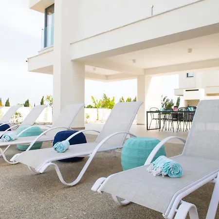 Billy'S Place Protaras Luxury Villa With Private Pool With Heated Pool Option For Autumn And Winter Months Paralimni Exterior photo