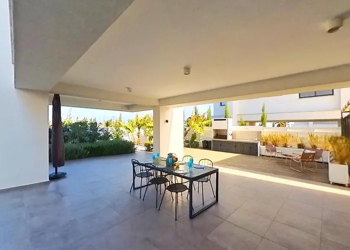 Billy\'S Place Protaras Luxury Villa With Private Pool With Heated Pool Option For Autumn And Winter Months